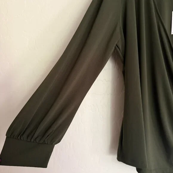 NWT Universal Standard Crepe Jersey Gathered V-Neck Blouse Evening Forest M 18 - Picture 5 of 6